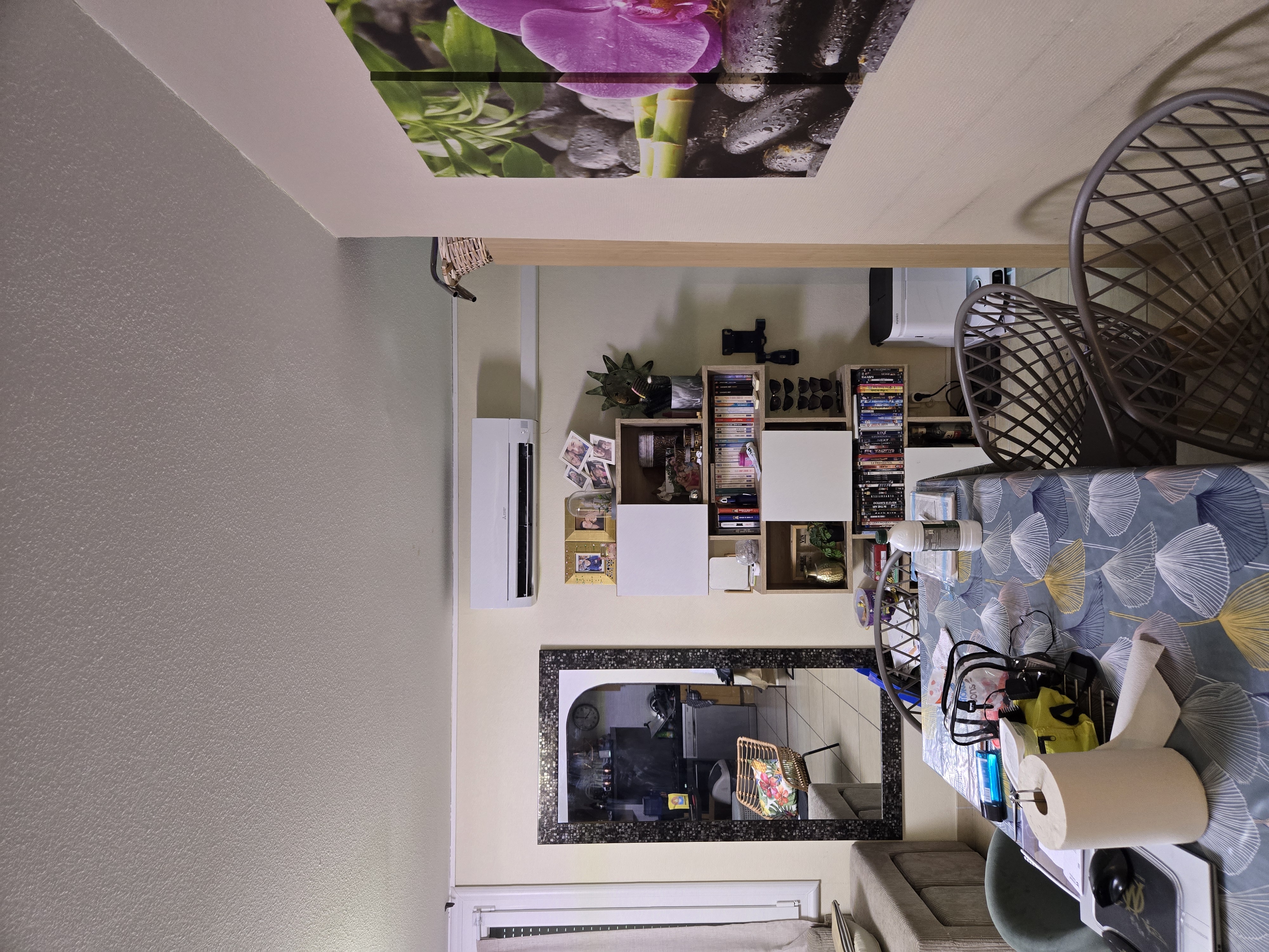Split mural Mitsubishi Electric dans un salon à Nice – Clim & Chill